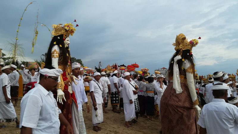 Cérémonie de Melasti à Sanur, Bali
