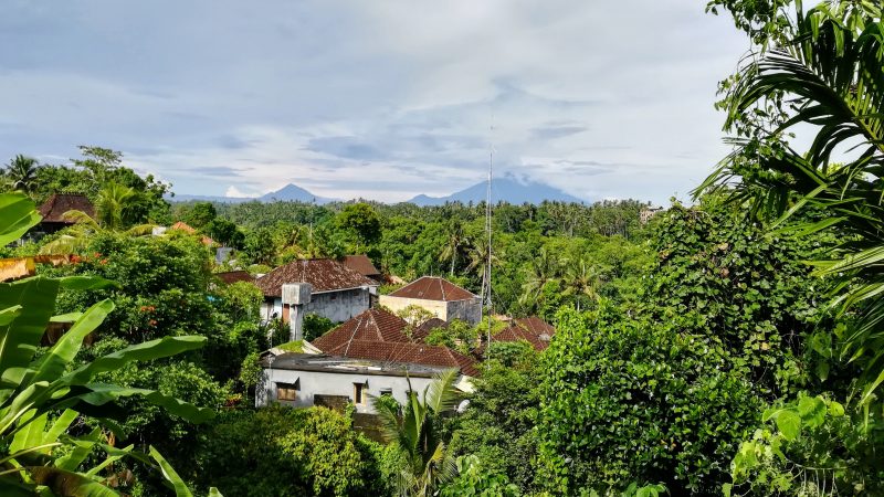 Vue sur le Volcan Agung depuis le village de Penestanan, Bali