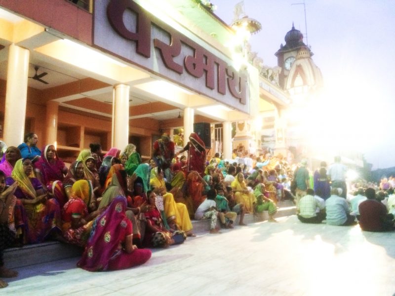 Aarti à Parmath Niketan, Rishikesh, Inde